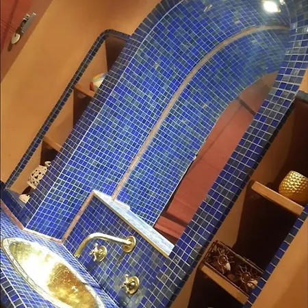 La Maison Bleue Maison d'hôtes 3*